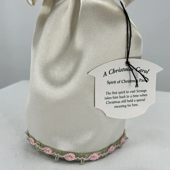 Byers Choice Caroler “Spirit of Christmas Past” from A Christmas Carol 9” - Picture 6 of 7